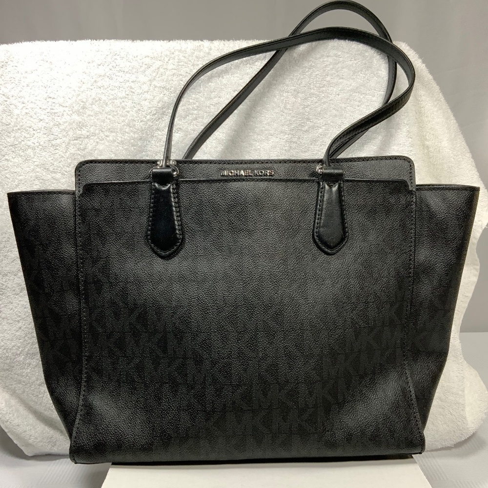 Michael Kors Signature Dee Dee Tote